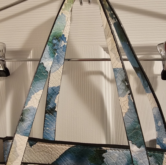 Guess oversize bag - Picture 2 of 5